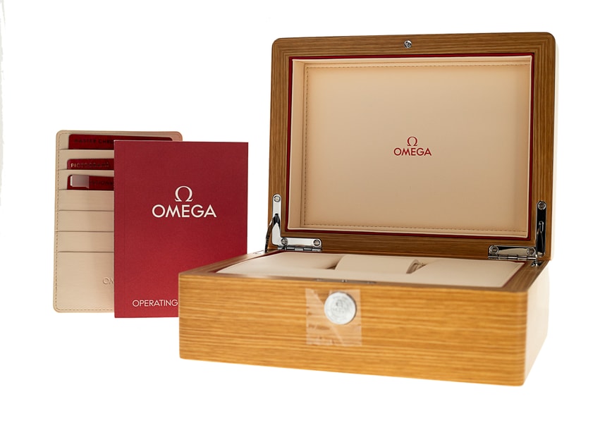 Omega Speedmaster Moonphase 304.30.44.52.01.001